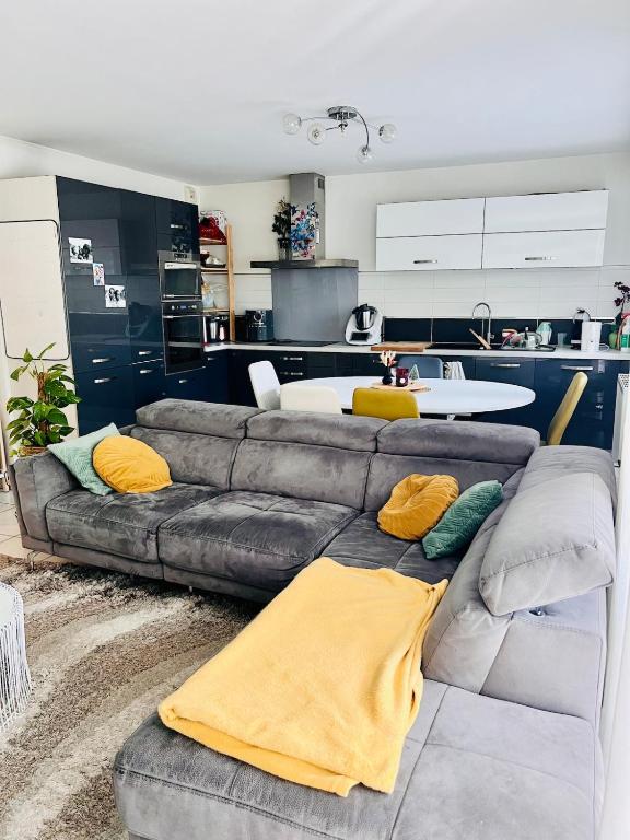 Spacious with terrace and garden