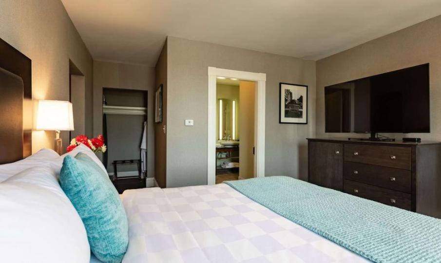 The Centennial Hotel - 
