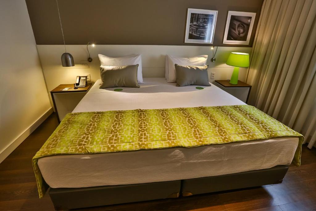 Quality Hotel Flamboyant - Habitación Deluxe Con Cama Extragrande