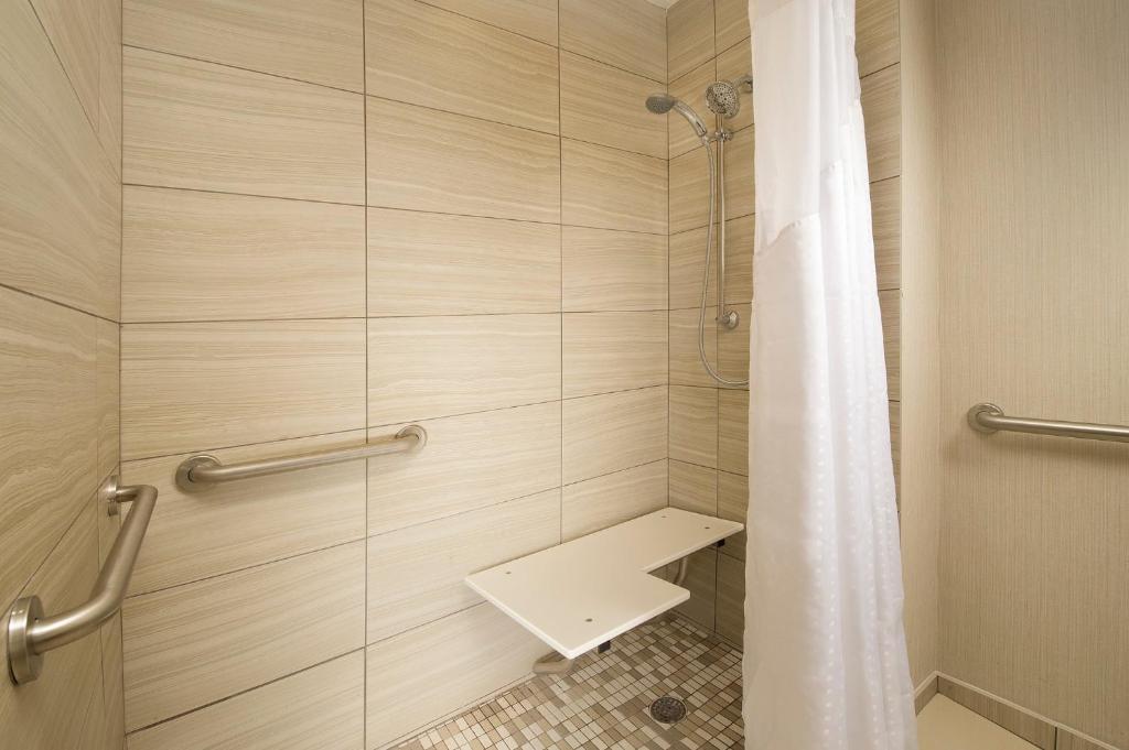 Holiday Inn El Paso Airport, an IHG Hotel - 