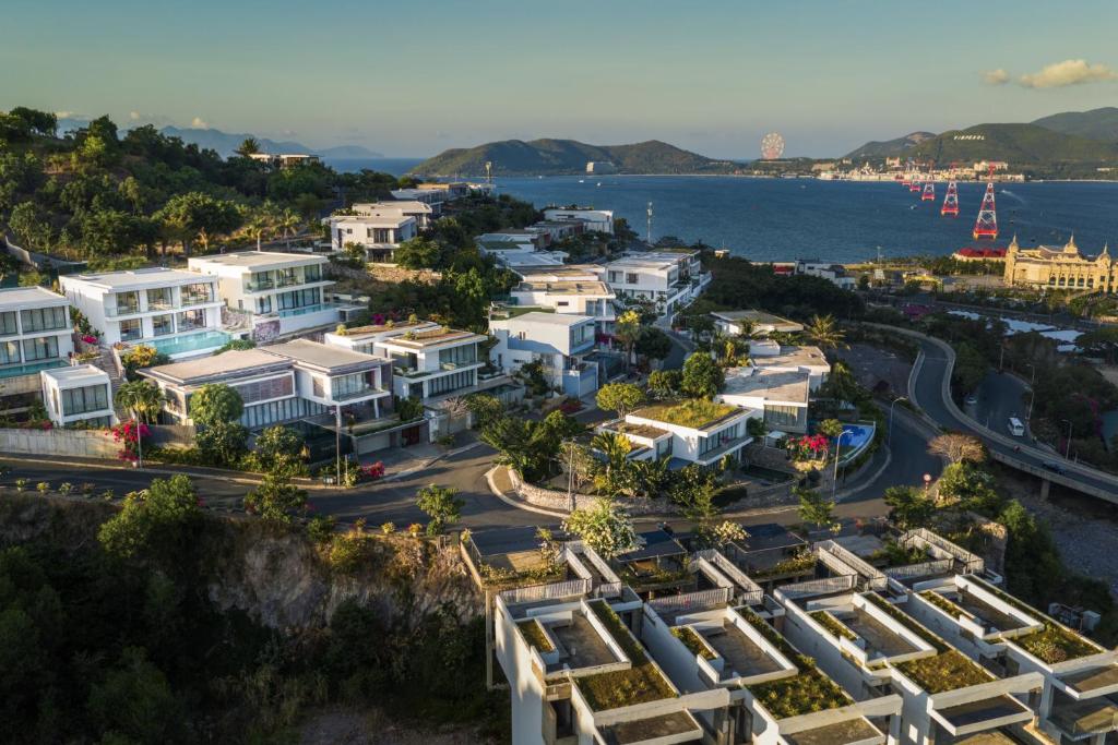 liên hệ Ocean Front villa Nha Trang