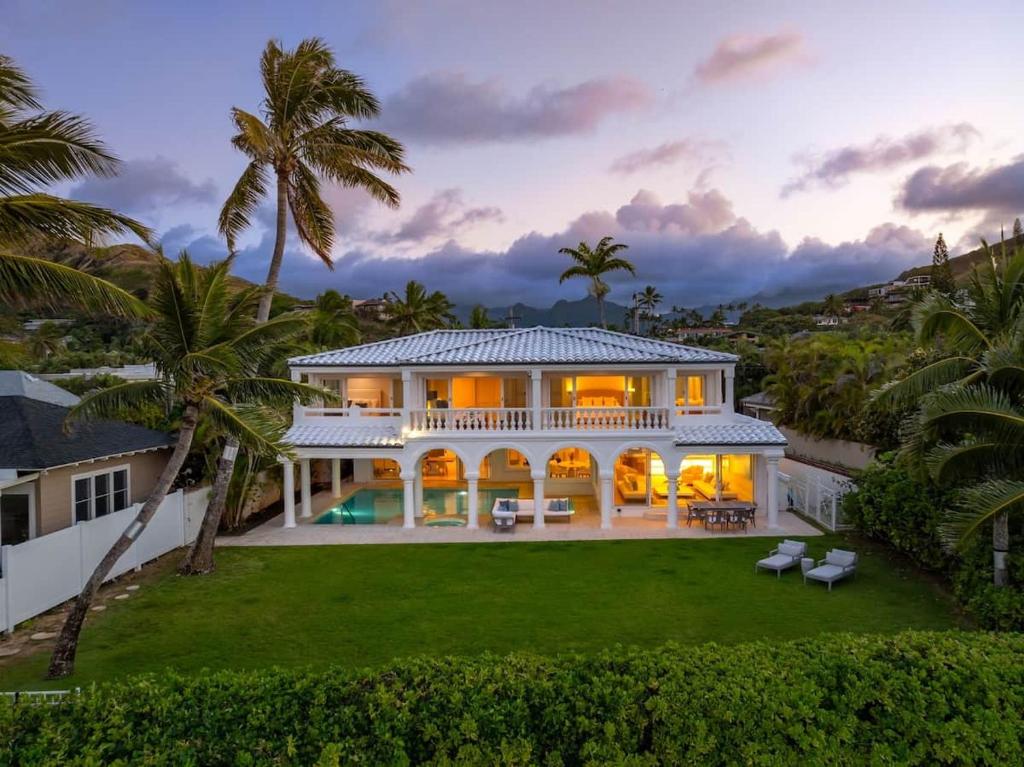 an aerial view of a house at 5-star Lanikai BEACHFRONT (5 bedrooms,sleeps 13) in Kailua