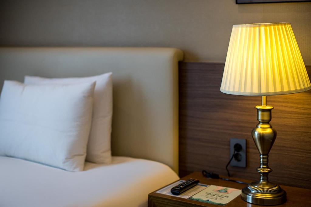 Busan Business Hotel - Offre Limitée - Chambre Simple - Parking Interdit
