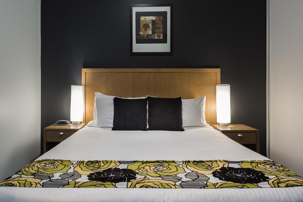 Mantra 100 Exhibition - Resim 40