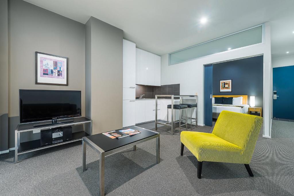 Mantra 100 Exhibition - Resim 41