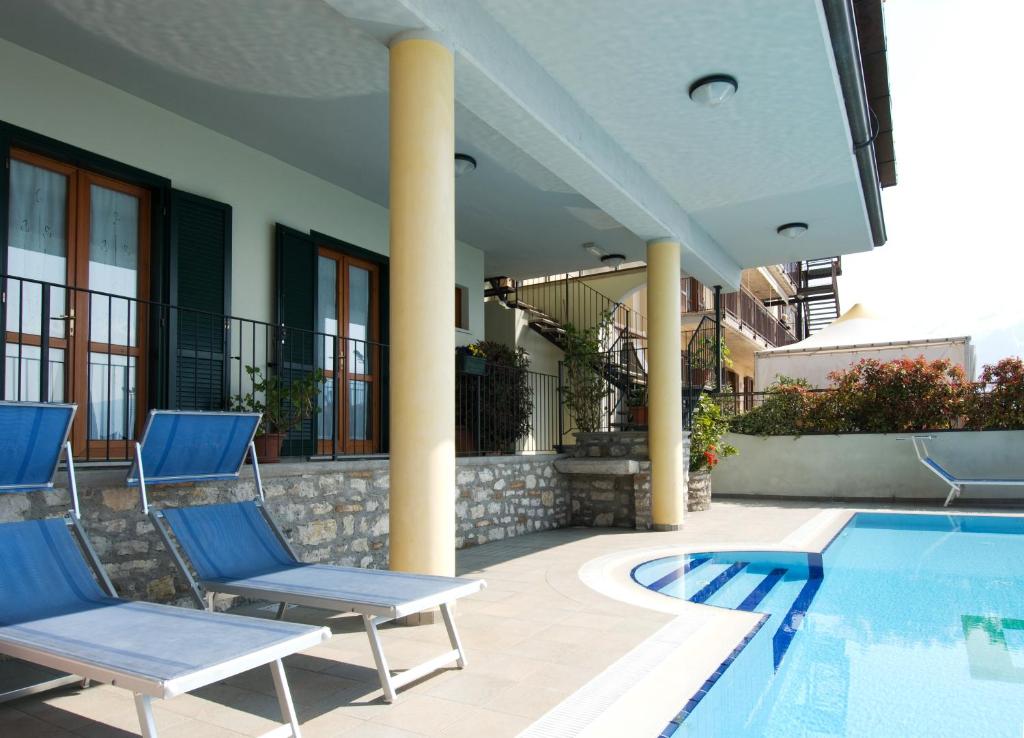 Bazén v ubytování Hotel Gallo nebo v jeho okolí