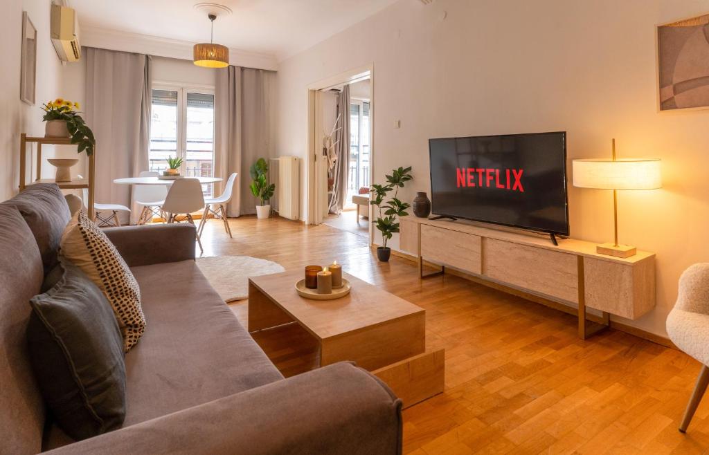 Spacious 3BR Apartment with a balcony