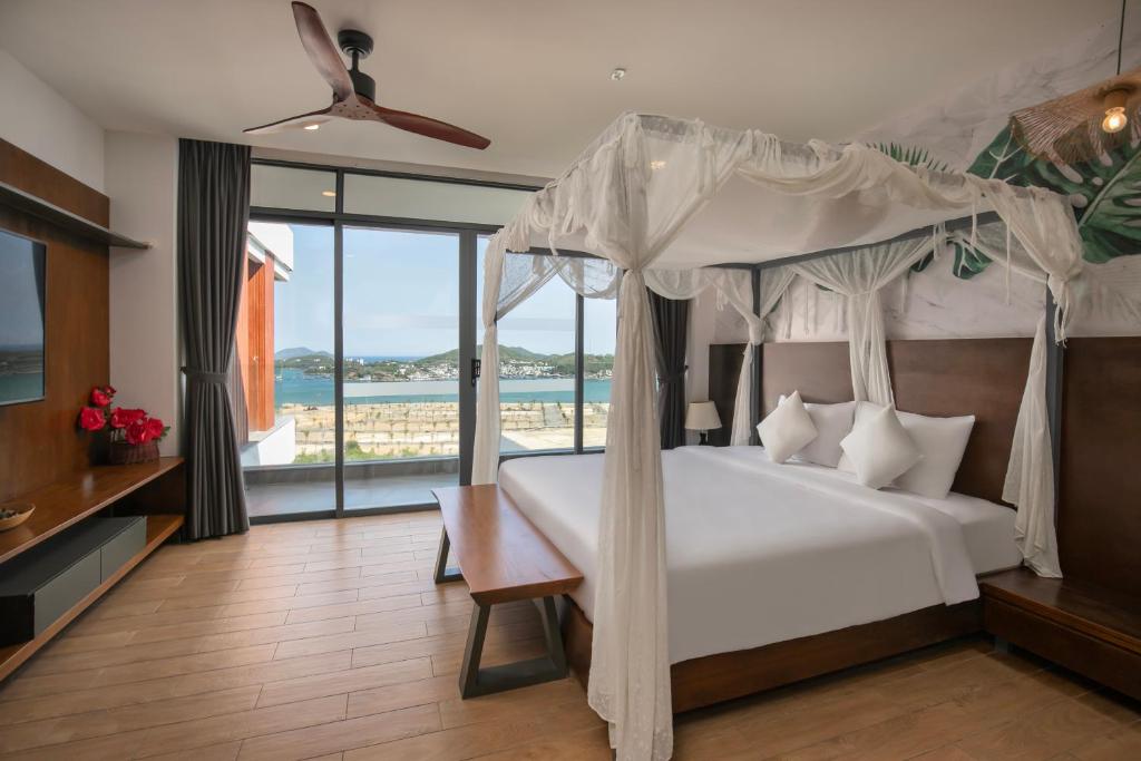 Ocean Front villa Nha Trang giá phòng