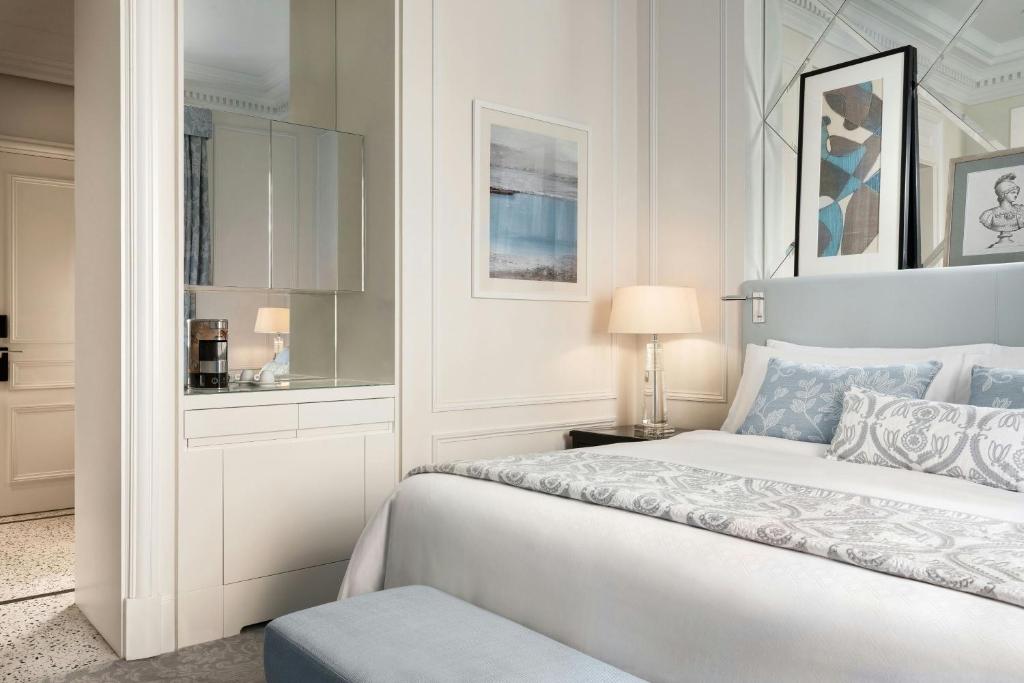 Deluxe Double King, Guest room