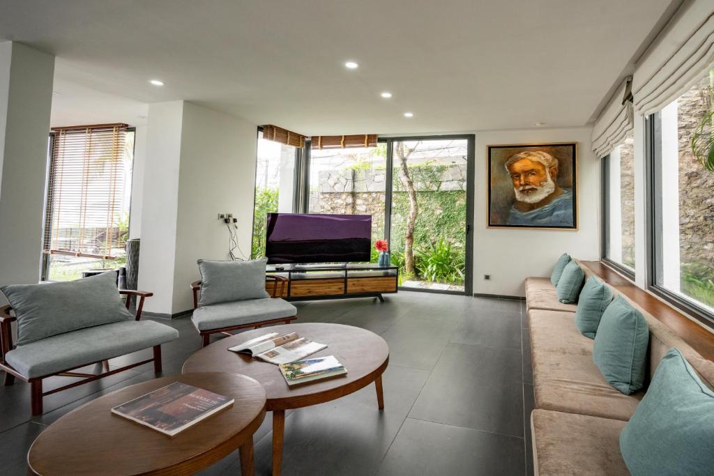 liên hệ Ocean Front villa Nha Trang