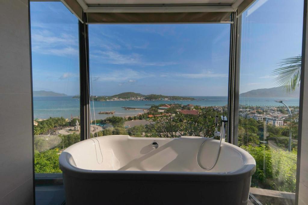 liên hệ Ocean Front villa Nha Trang