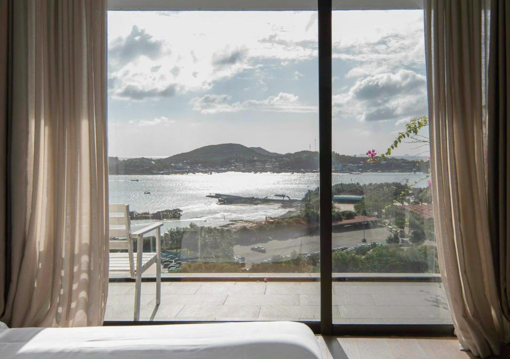 gần biển villa Oceanfront Nha Trang