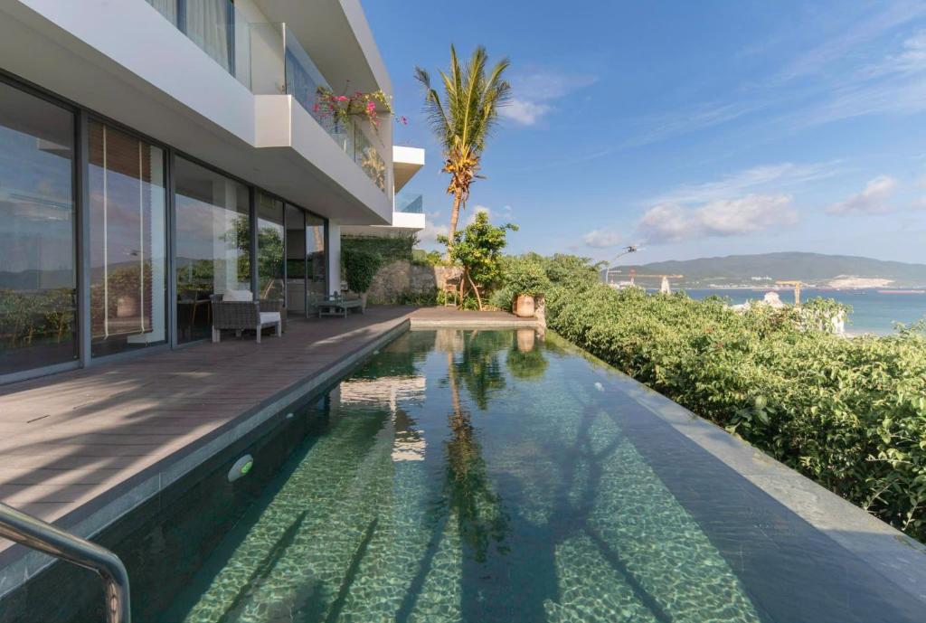 gần biển villa Oceanfront Nha Trang