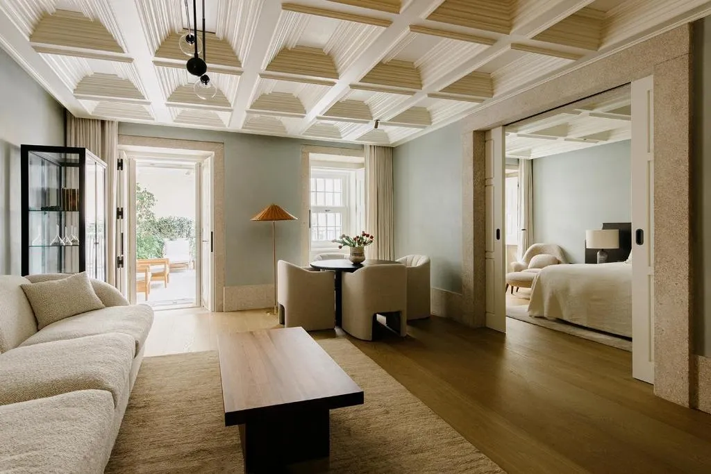 Suite with Hot Tub