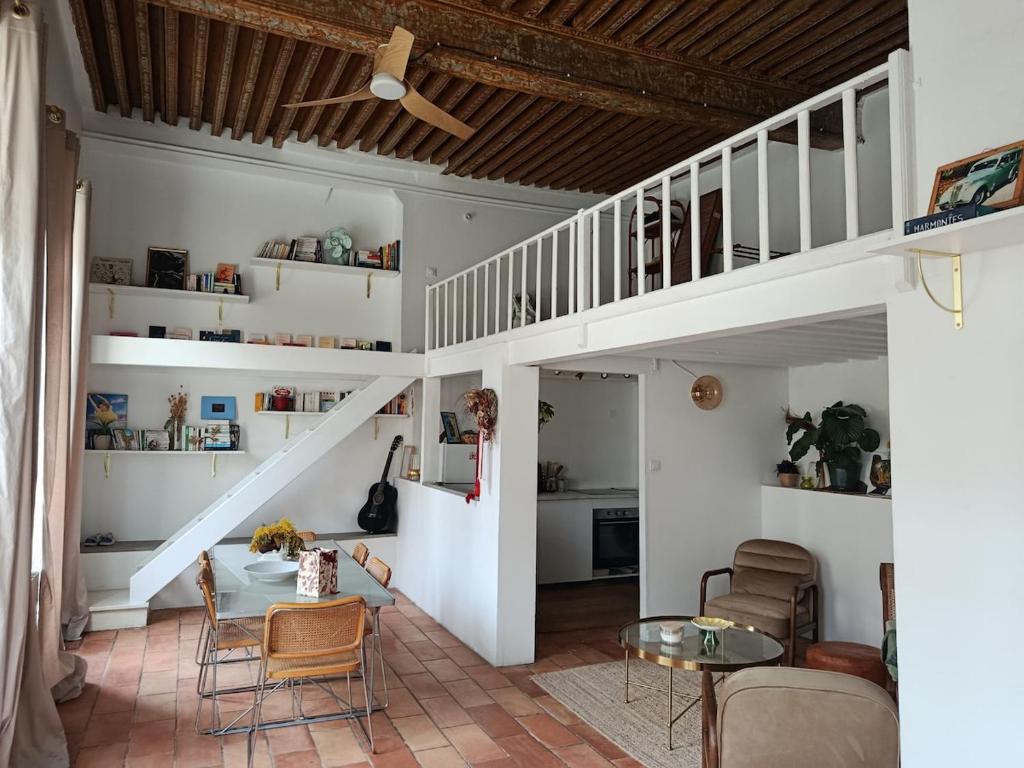 Appartement intra-muros proche du palais des papes