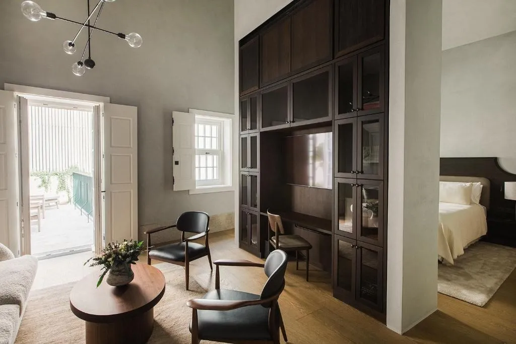 Superior King Suite