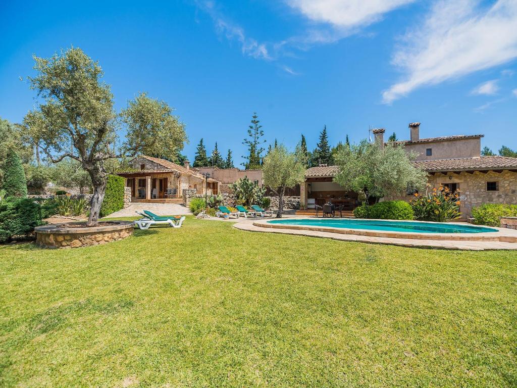 Rustic Country Retreat for 4