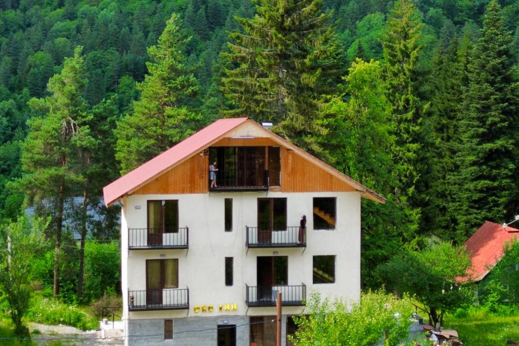 a house in the middle of a forest at Ord INN in Oni