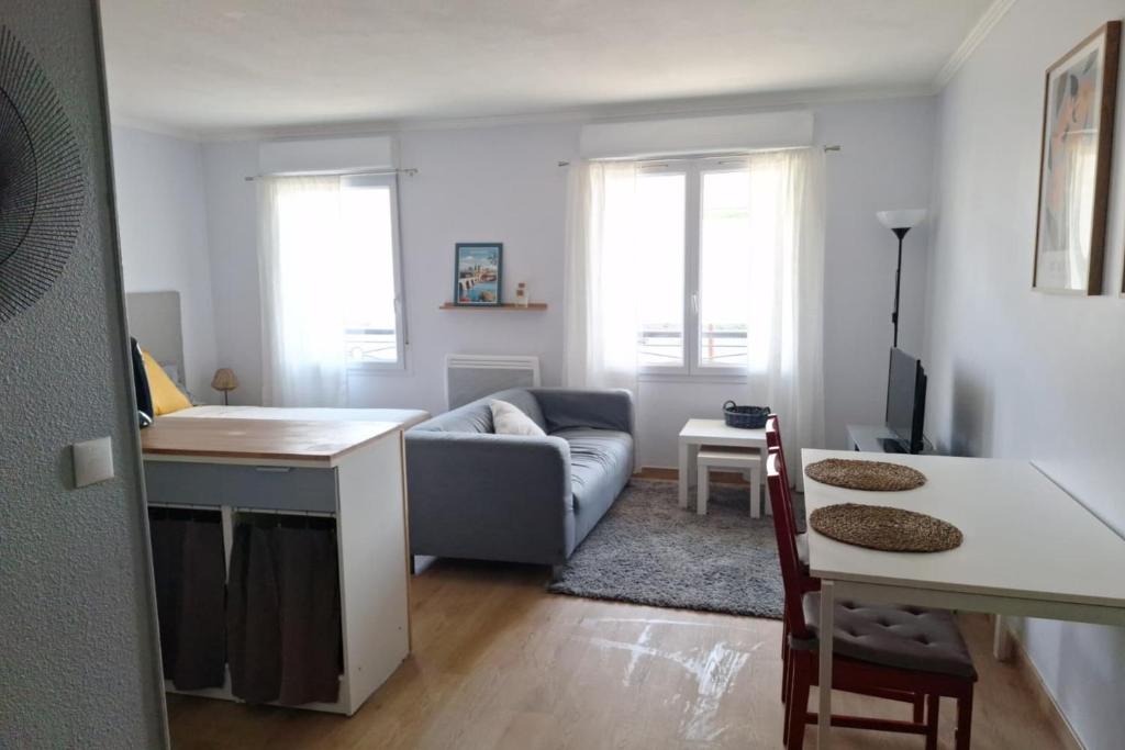 Studio with parking