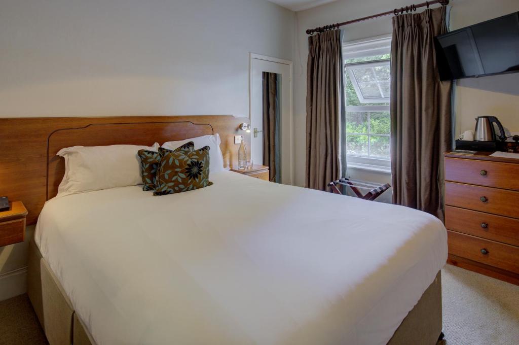 Forest Lodge Hotel - 