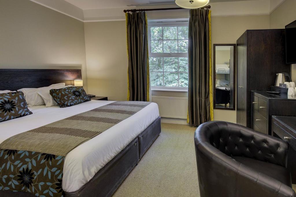 Forest Lodge Hotel - 