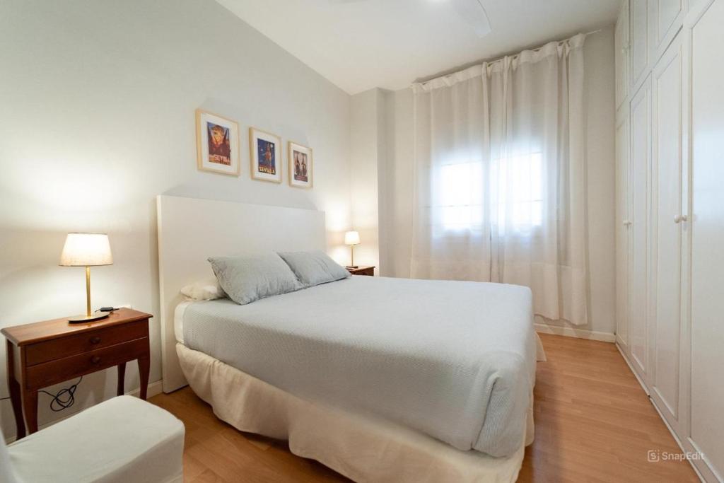 2 Bedroom Apartment by Guadalquivir River