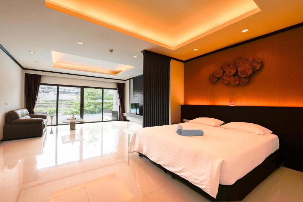 Confidential Bay Patong در پوکت