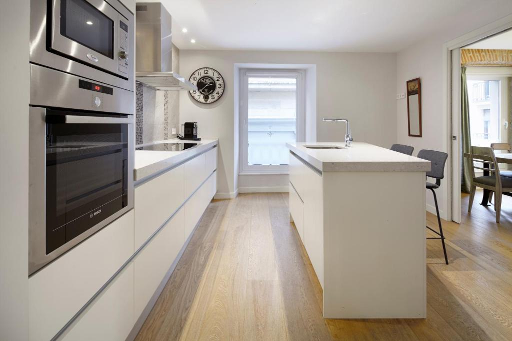 Kuchyňa alebo kuchynka v ubytovaní Hika Mika Apartment by FeelFree Rentals