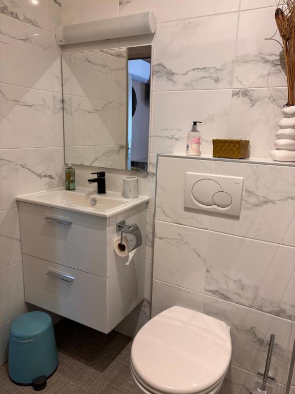 Hôtel SPA Au Cheval Blanc - Chambres climatisées – photo 17