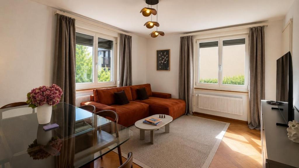 Acacia Suite Bright 3-Room Apartment