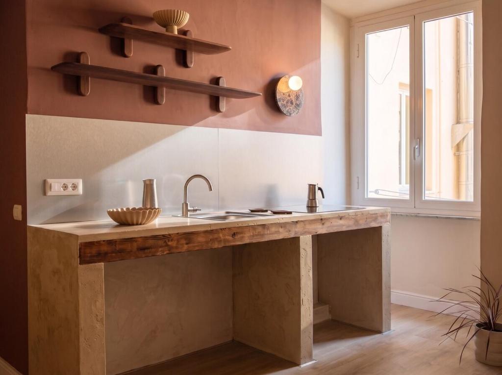 Helios Retreat - Homkeey Apartments
