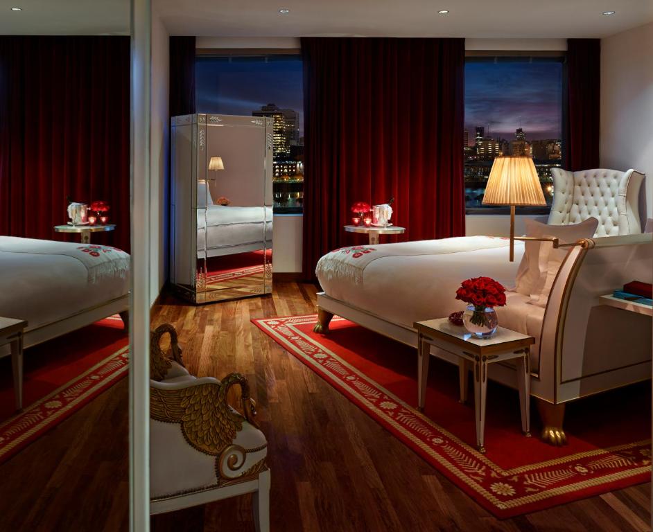 King Room with Skyline View 