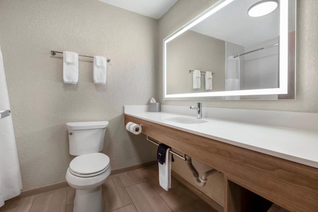 Holiday Inn Express & Suites Northwood by IHG - Error