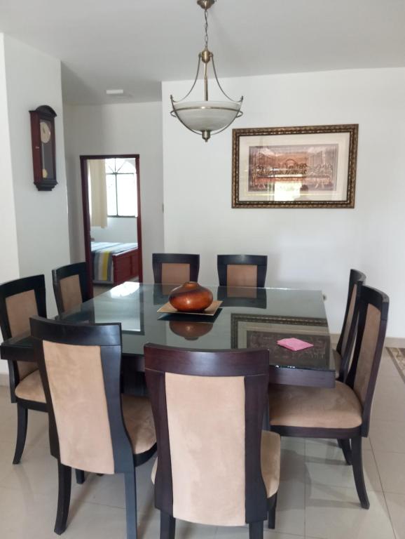 Area tempat duduk di Hostal Oasis