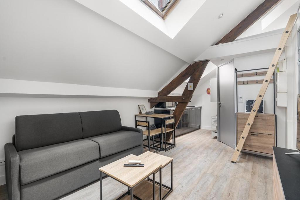Studio moderne - Eiffel Tower