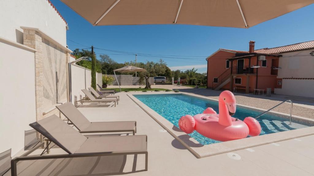 Family friendly house with a swimming pool Umag - 27190