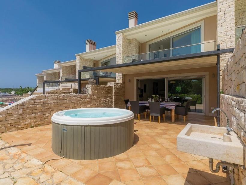 Holiday home with hot tub Sveti Ivan - Umag - 27206