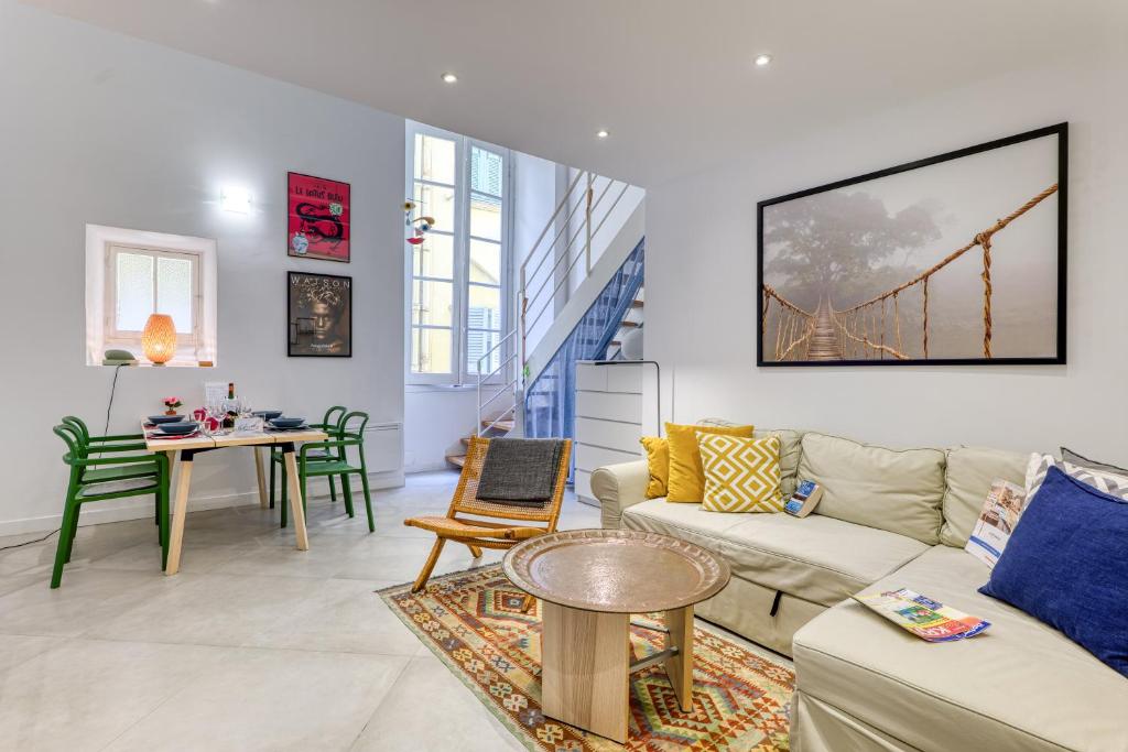 Two Levels Apt In Historical Building - Happy Rentals