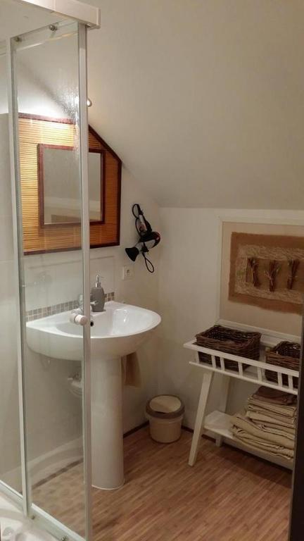Chambres d'Hôtes La Vallée des Vignes - Salle Familiale Supérieure 4 PAX