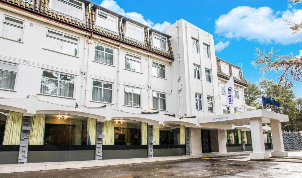 Park Inn by Radisson Bournemouth - Housity