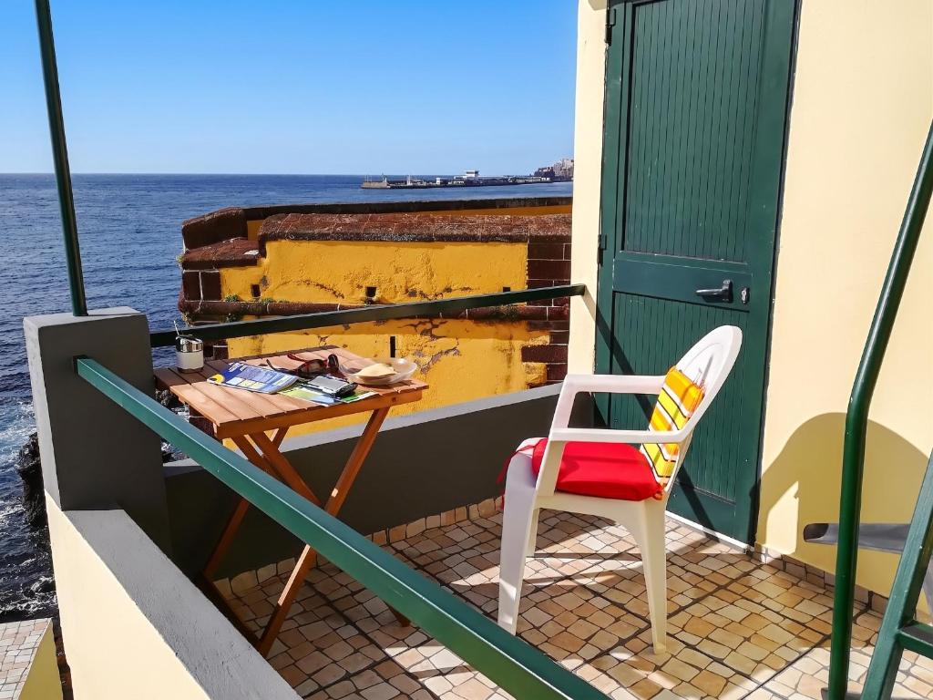 Cosy apartment in Funchal, sea and mountain views, 35 m²