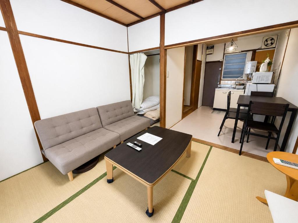 9人可能 黒門市場 けんちハウス