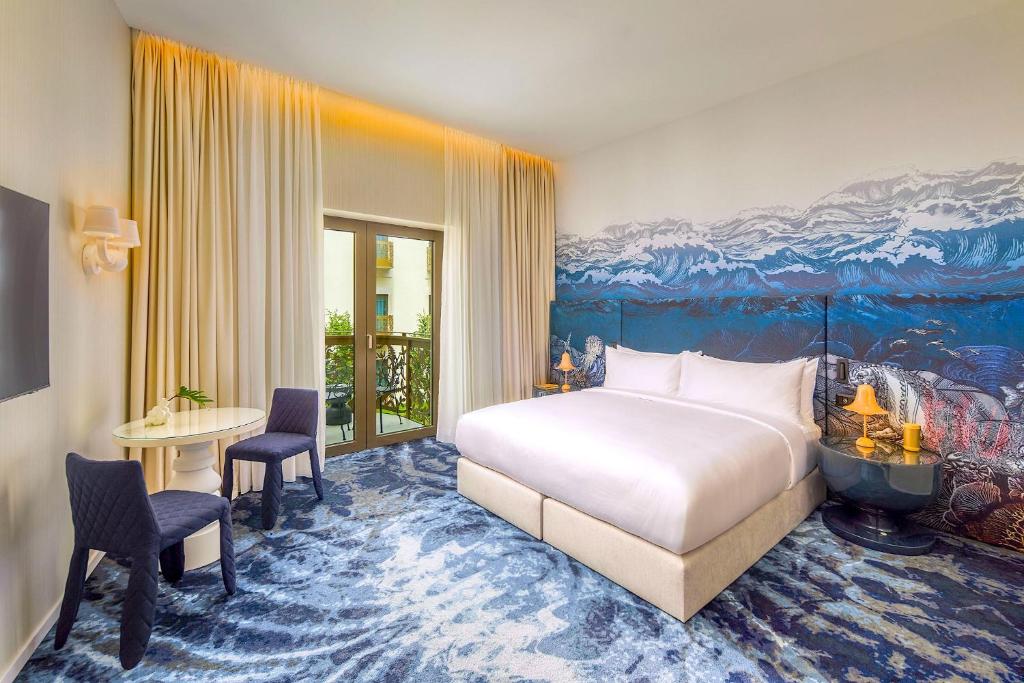 Premium King Room with Garden View and Furnished Balcony