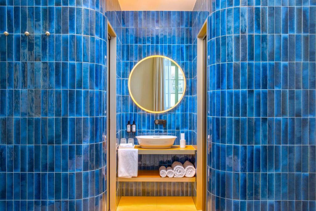 King Studio Suite with River View
