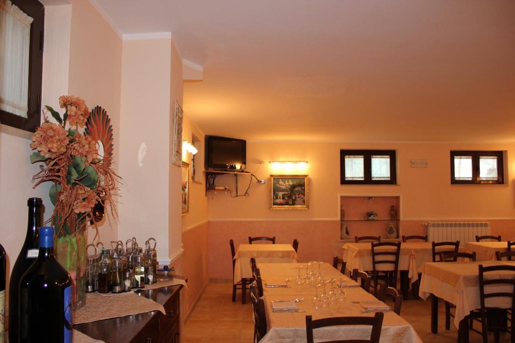 Restaurace v ubytování Hotel Cenzo