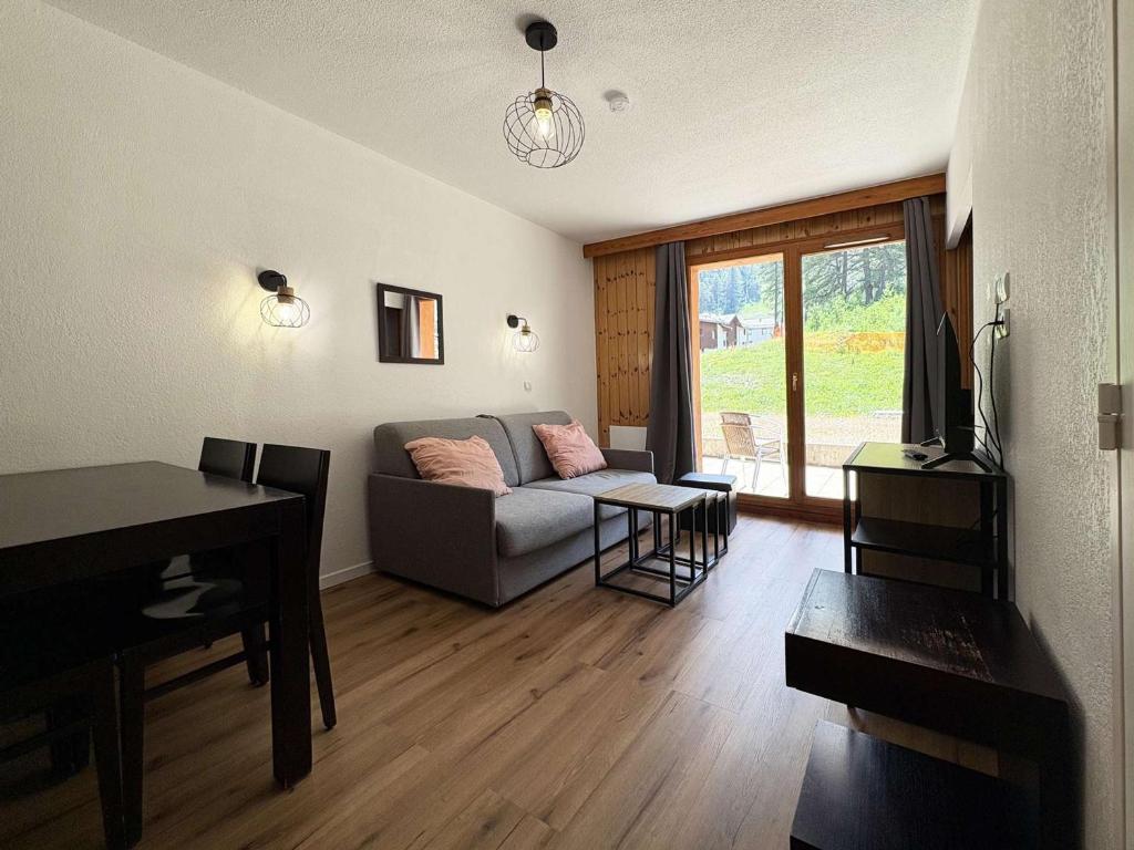 Appartement Confort 4 pers. aux Orres 1800 avec Piscine, Sauna, Hammam et Wifi Gratuit - FR-1-322-89