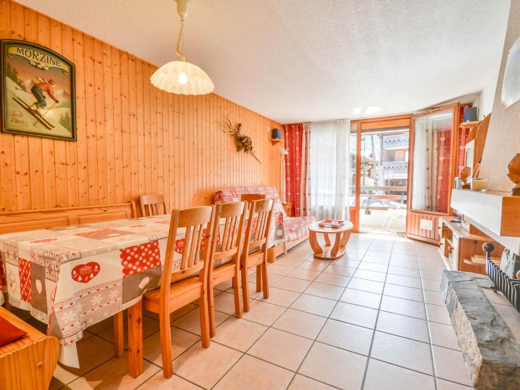 Appartement T3 au Centre de Morzine, Proche Pistes, Balcon Exposé Sud, Parking et Casier à Skis