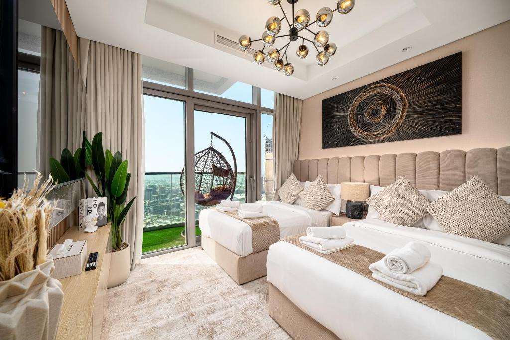 لابی و فضای عمومی Gogoto10 Luxury 2BR Paramount 64F Infinity Pool - تصویر ۵