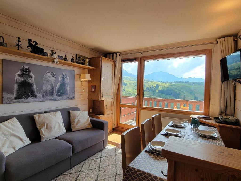 Appartement rénové, proche station, balcon, animaux admis