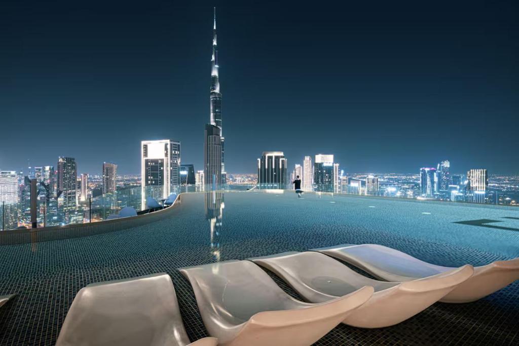 Gogoto10 Luxury 2BR Paramount 64F Infinity Pool در دبی